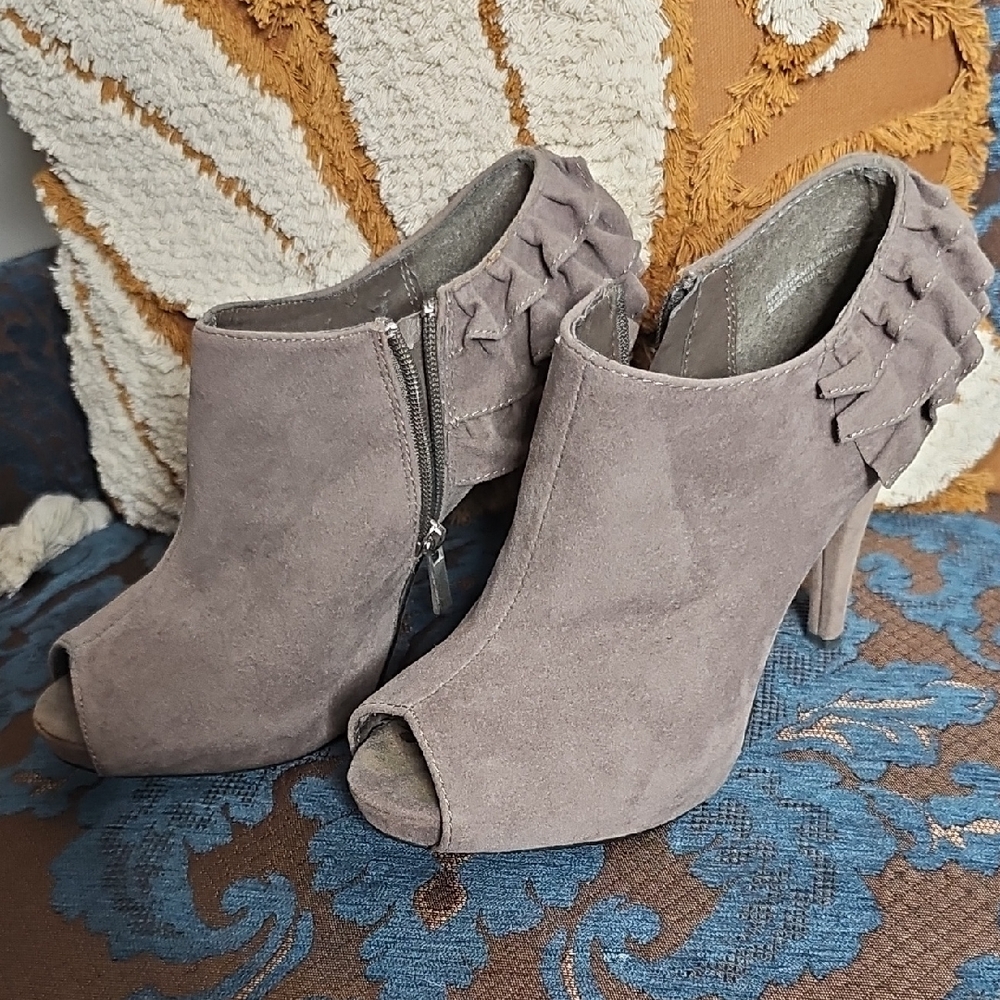 Rouge! Gray Heeled Boots with Lace-Up Detail